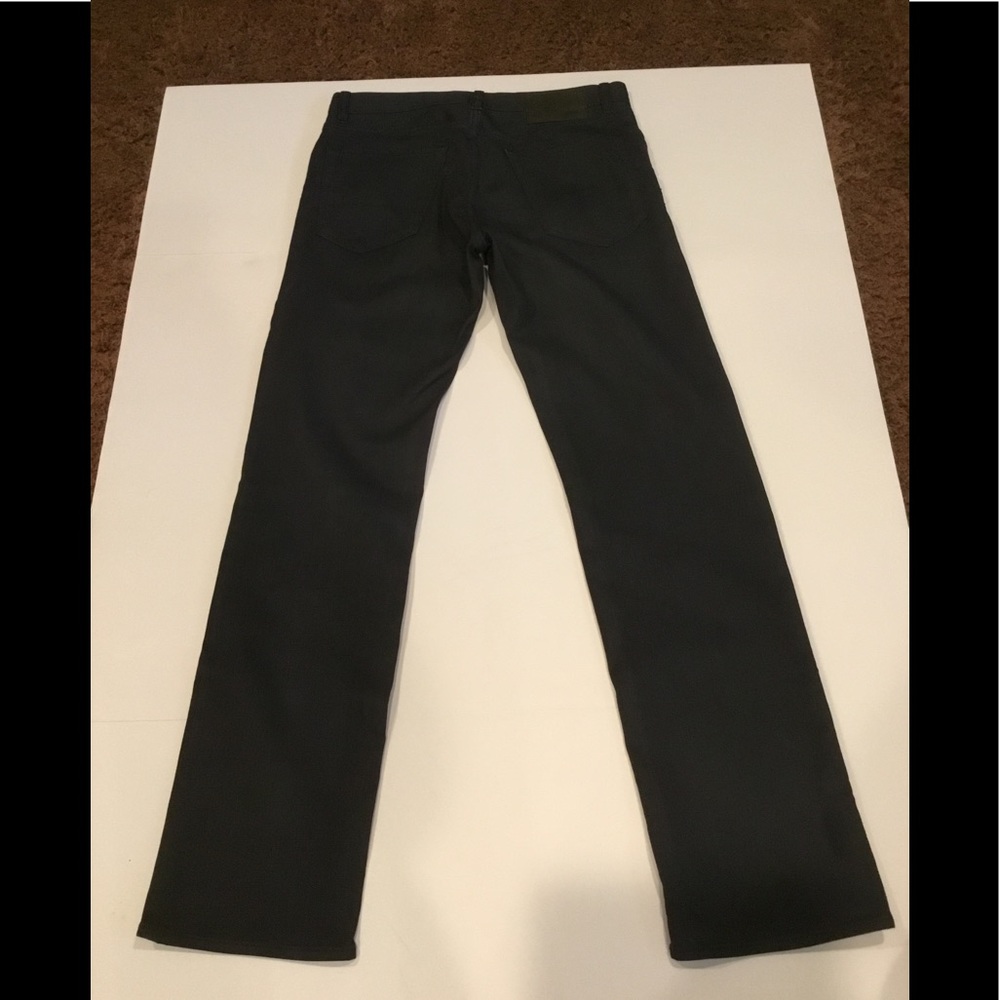 Like new Boss Maine dark gray men’s 32W 34L